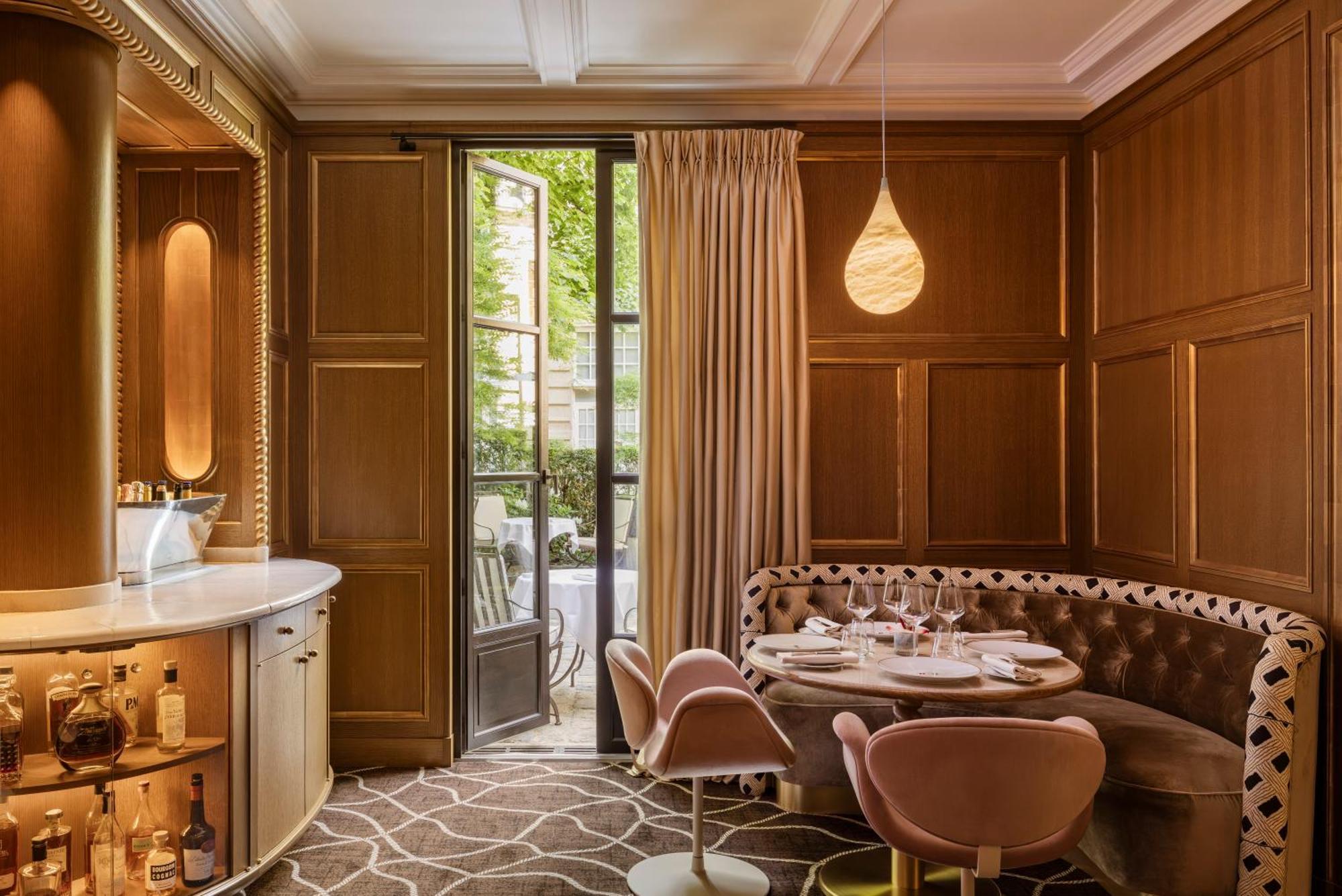 Hotel Le Pavillon De La Reine & Spa, Place Des Vosges Paris